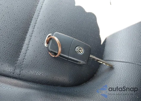 2014 Volkswagen Jetta 1.8T Se z USA, uszkodzony, nr VIN 3VWD07AJ8EM242456